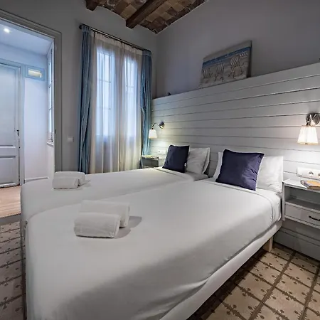 Habitat Alaia 公寓 *